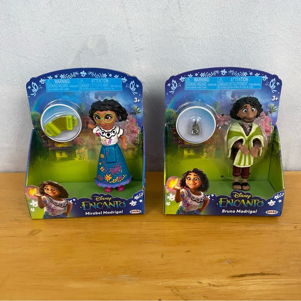 LOT OF 2 Disney Encanto 3” action Figures Mirabel Madrigal & Bruno Madrigal